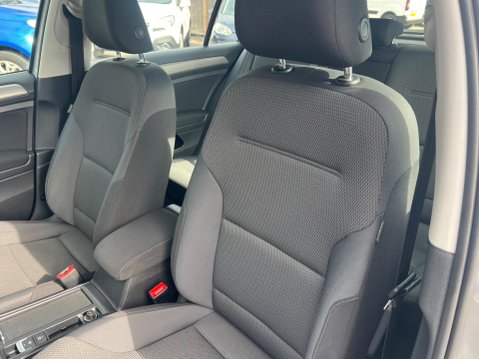 Volkswagen Golf 1.0 TSI Match Edition BlueMotion Euro 6 (s/s) 5dr 27