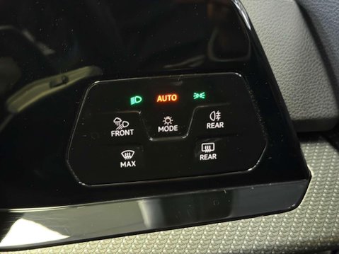 Volkswagen Golf 2.0 TSI R Hatchback 5dr Petrol DSG 4Motion Euro 6 (s/s) (320 ps) 39