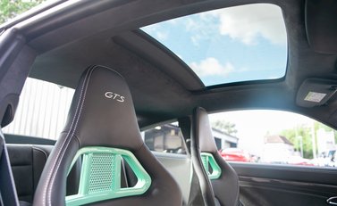 Porsche 911 (991) Carrera GTS 13