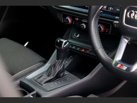 Audi Q3 2.0 TDI 35 S line Sportback 5dr Diesel S Tronic Euro 6 (s/s) (150 ps) 24
