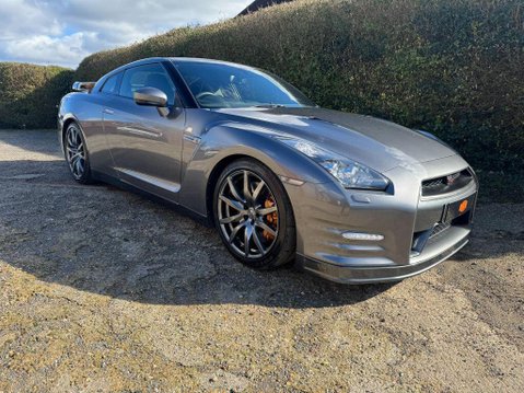 Nissan GT-R 3.8 V6 Premium Edition Coupe 2dr Petrol Auto 4WD Euro 5 (550 ps) 1