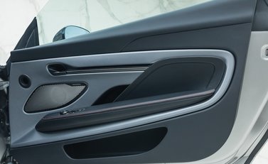 Aston Martin Vanquish V12 27