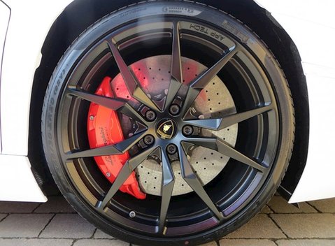 Lamborghini Aventador LP 700-4 Roadster 2