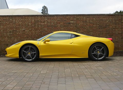 Ferrari 458 Italia 4