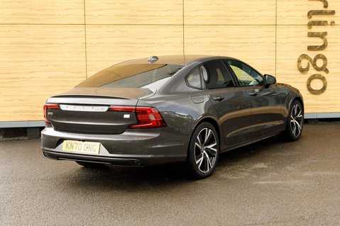 Volvo S90 RECHARGE T8 R-DESIGN AWD 2