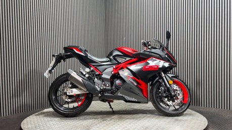 Lexmoto LXR SE 2025 ONLY 2K 1 OWNER 125CC SPORTS BIKE 4