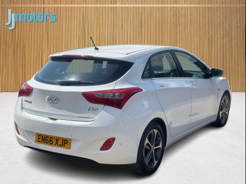 Hyundai i30 1.4 Blue Drive SE Hatchback 5dr Petrol Manual Euro 6 (s/s) (100 ps) 18