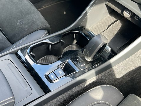 Volvo XC40 B4 PLUS AWD MHEV 27
