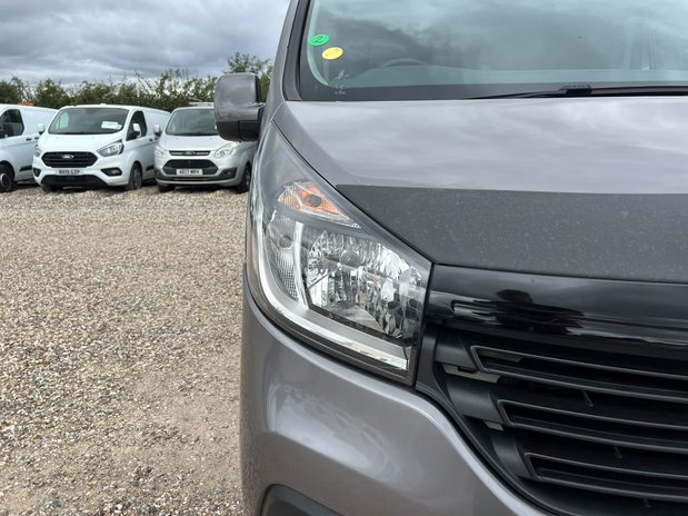 Renault Trafic LWB L2H1 Low Roof Sport LL30 Air Con Alloy Wheels EURO 6 NO VAT 22