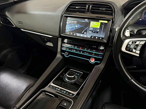 Jaguar F-Pace V6 SPORT AWD 16
