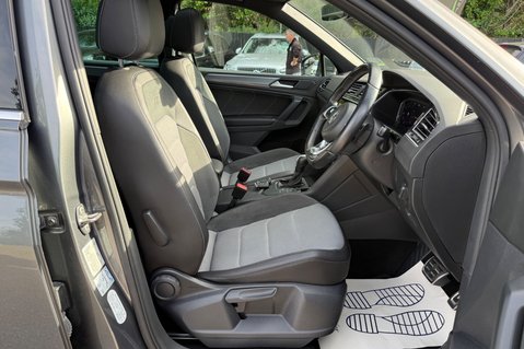 Volkswagen Tiguan R-LINE TECH TSI EVO DSG -CAMERA -FULL VW SERVICE HISTORY  17