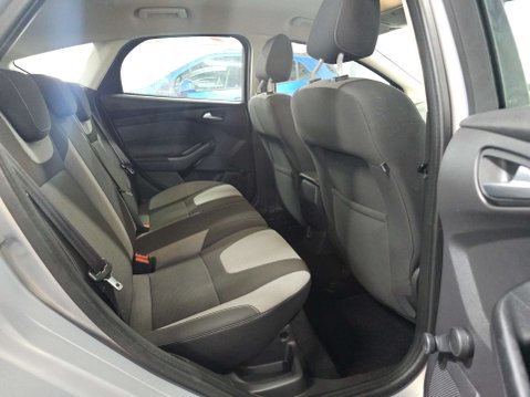 Ford Focus 1.6 Focus Zetec 105 5dr 14