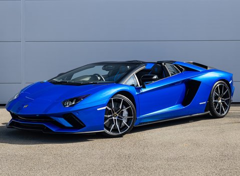 Lamborghini Aventador S LP 740-4 ROADSTER 2