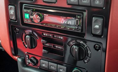 Land Rover Defender 90 Autobiography Edition 18