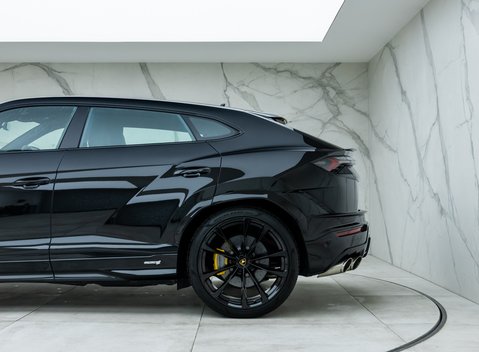 Lamborghini Urus S 35