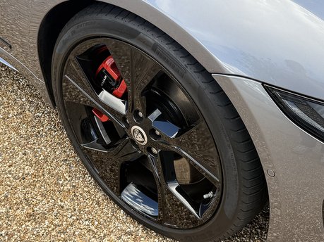 Jaguar F-Type 75 38