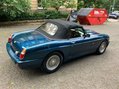 MG RV8 4.0 25