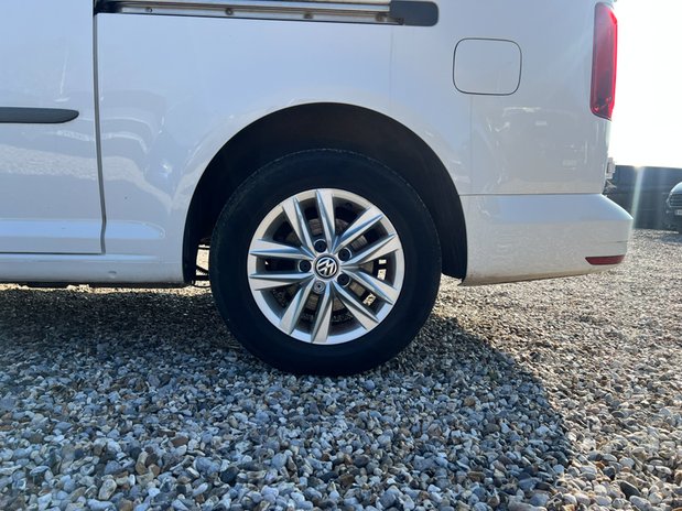 Volkswagen Caddy Maxi AUTO LWB L2H1 Highline C20 Air Con Alloys Camera Nav EURO 6 NO VAT 23