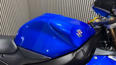 Suzuki GSX-R GSXR600 2008 K7 ONLY 14K NEW MOT 600CC SUPER SPORT 32