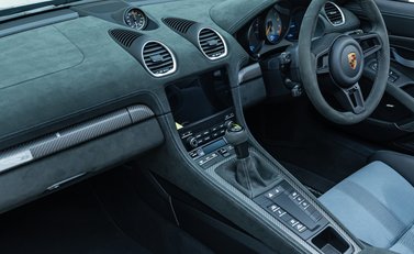 Porsche 718 SPYDER RS PDK 16