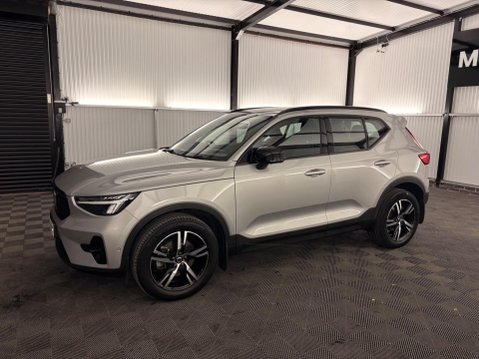 Volvo XC40 2.0 B3 MHEV Plus Dark DCT Auto Euro 6 (s/s) 5dr 54