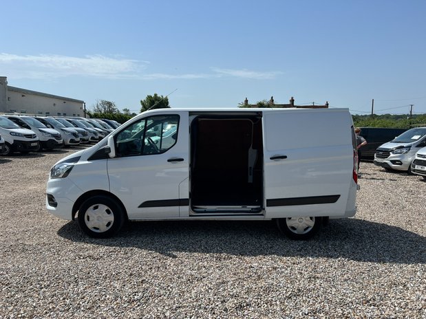 Ford Transit Custom SWB L1H1 Low Roof Trend 300 Air Con Sensors EURO 6 NO VAT 11