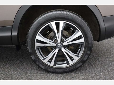 Nissan Qashqai 1.2 Qashqai N-Connecta DiG-T 5dr 52