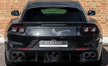 Ferrari GTC4 Lusso T 5