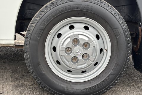 Citroen Relay 35 L2H2 Enterprise Panel Van with Tail Lift 31