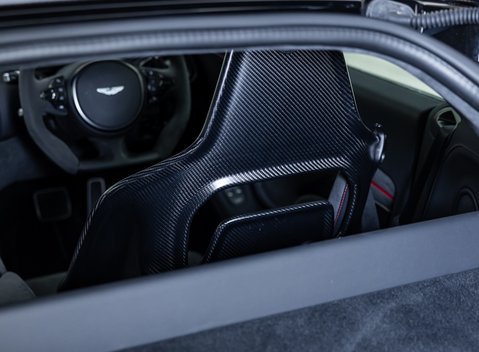 Aston Martin Vantage F1 EDITION 17