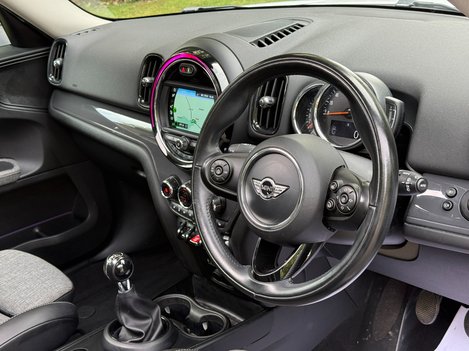Mini Countryman COOPER 4