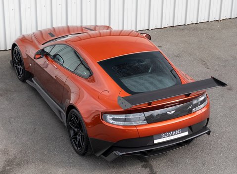 Aston Martin Vantage GT8 9