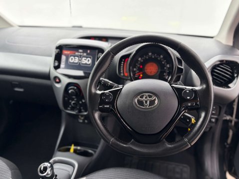 Toyota Aygo 1.0 Aygo X-Play TSS VVT-i CVT 5dr 43
