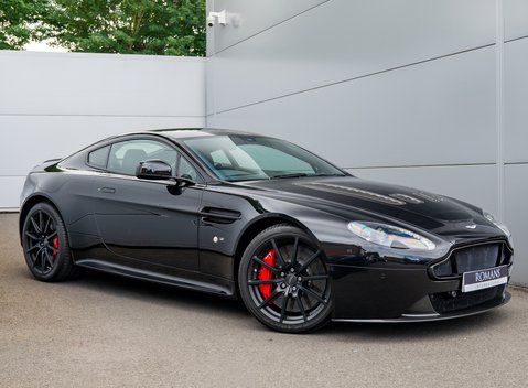 Aston Martin V12 Vantage S 2