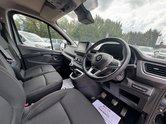 Renault Trafic SWB L1H1 Low Roof Sport SL28 Air Con Alloys Sensors Cam EURO 6 15