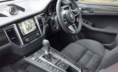 Porsche Macan Turbo Performance Package 23
