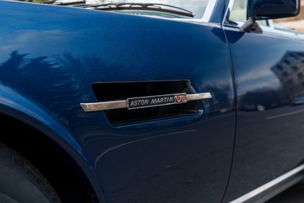 Aston Martin V8 Volante EFi 12