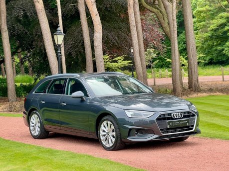 Audi A4 AVANT TFSI TECHNIK MHEV 9