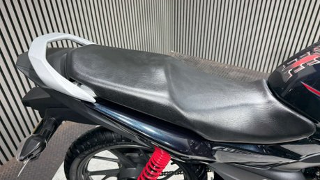 Honda CB GLR125 2018 ONLY 8K MOT OCTOBER 2027 125CC LEARNER BIKE 20