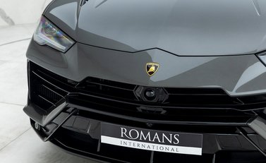 Lamborghini Urus S 22