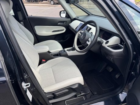 Honda Jazz I-MMD EX 18