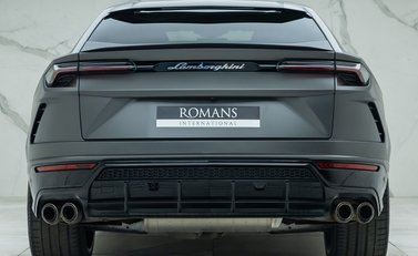 Lamborghini Urus 5