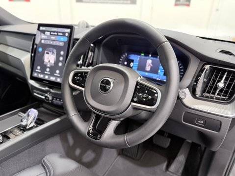 Volvo XC60 B5 ULTRA BLACK EDITION AWD 37