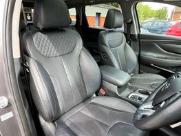 Hyundai SANTA FE 2.2 Santa Fe Premium SE CRDi Auto 4WD 5dr 81