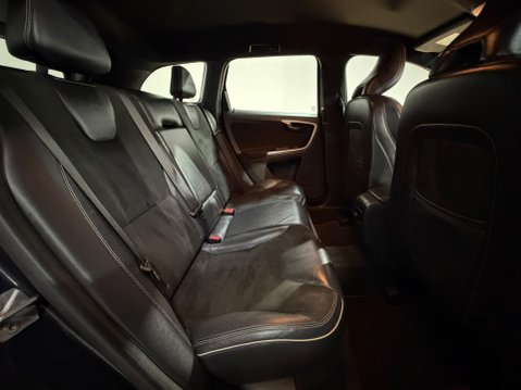 Volvo XC60 D4 R-DESIGN AWD 18