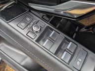 Land Rover Range Rover Evoque R-DYNAMIC S 24