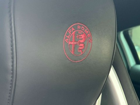 Alfa Romeo Giulietta 1.7 Giulietta Veloce TBi Semi-Automatic 5dr *NATIONAL DELIVERY* 36