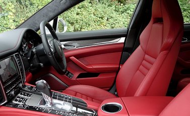 Porsche Panamera Turbo S 25