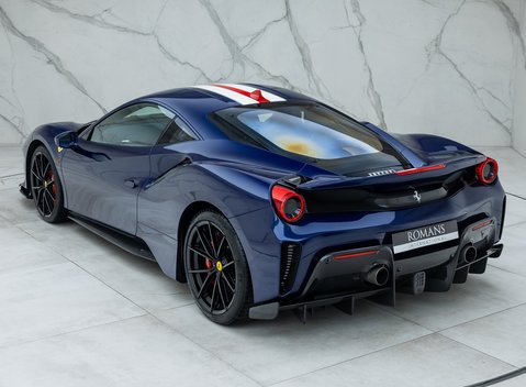 Ferrari 488 Pista 12