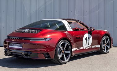 Porsche 911 (992) Targa 4S Heritage Design Edition 7